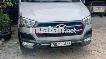 bán xe Huynhdai Solati 2017 xe chỉ chở nhan viên