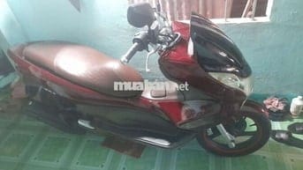 Xe máy Honda PCX 2011 màu đỏ đã sử dụng