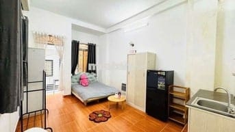 Giá cực rẻ - Phòng ban công 30m2 - Full nội thất - đường Trần Văn Đang