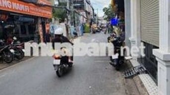 Nhà hẻm oto 3 PN Đặng Văn Ngữ giá 16tr