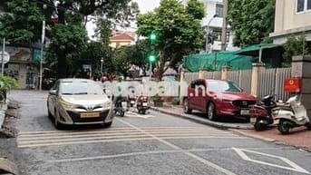 BÁN NHÀ PHỐ LÊ LỢI HÀ ĐÔNG - ÔTÔ QUA NHÀ - NGÕ THÔNG - 45M NHỈNH 9 TỶ