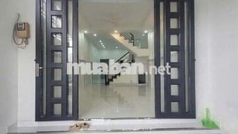 BÁN NHÀ HUỲNH TẤN PHÁT KẾ BÊN PHÚ MỸ HƯNG - DT:64M GIÁ 4TY99 TL