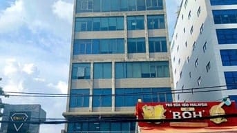 Cho thuê mặt bằng tầng trệt 65m2 tầng trệt tòa nhà đường Ung Văn Khiêm