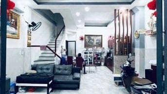 SIÊU PHẨM DUY NHẤT! NHÀ SẴN HỢP ĐỒNG THUÊ DT42,5m2 NẰM NGAY TT QUẬN 3.