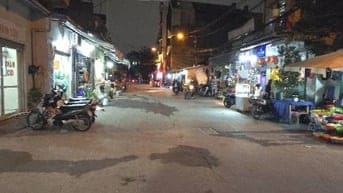 Phú Diễn - Gần Ôtô - 52m2 - Rộng Sáng Thoáng - Nhà Cấp 4 Chủ Đang Cho 