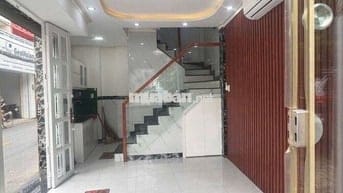 Nhà mặt tiền Nguyễn Thượng Hiền 3 tầng giá chỉ 14tr