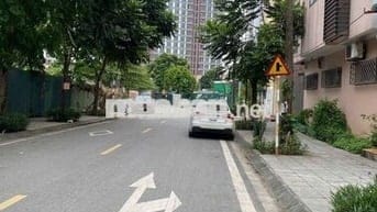 NHÀ DÂN XÂY 4 TẦNG_Ô CHỜ THANG MÁY_PHỐ NGỌC THỤY_BỒ ĐỀ_LONG BIÊN 70m2