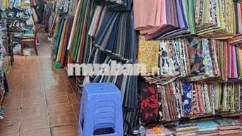 VỀ HƯU - CẦN SANG SẠP ĐÔI GÓC HÀNG VẢI - VỊ TRÍ ĐẸP -TẠI CHỢ TÂN ĐỊNH,