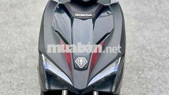 Cần bán aảiblade 2019