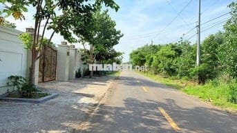 Đất Làm Nhà Vườn Gần Biển
Mặt tiền đường Nguyễn Huệ- Đất Đỏ- BRVT