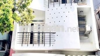 Cho thuê nhà hẻm 590/ Cách Mạng Tháng Tám, phường 11, quận 3