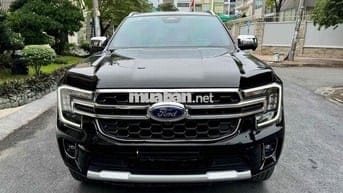 Ford Everest Titanium 4x2 AT 2024 sơn zin 99%