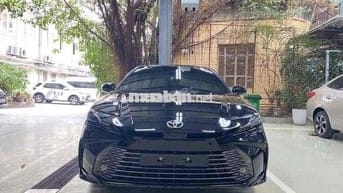 TOYOTA CAMRY 2.5HEV MID 2025 Xe hãng bán