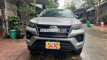cần bán Fortuner 2021 tự động máy dàu