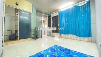 Phòng 20m2, ban công, máy lạnh, tủ lạnh....