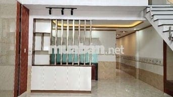 Cần bán nhà sổ riêng thổ cư ngay cổng công ty chángin