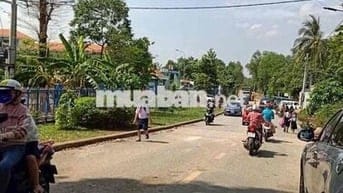 Bán đất đối diện trường học vừa ở vừa kd ngon giá rẻ nhất khu