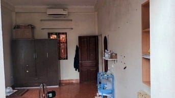 Cho thuê phòng 45 m2 riêng biệt tầng 4 phố Đào tấn