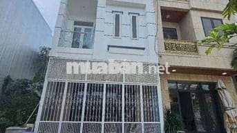 CẦN CHUYỂN NHƯỢNG ..🐥🐥 Nhà 2.tầng 
Đg 10m5 nhân đôi..Trần thánh