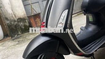 Chính chủ cần bán xe vespa sprint 125 ABS