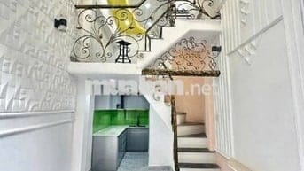 NHÀ KHÁNH HỘI Q4- 3 LẦU- 3x6m - KO QH CHỈ 2 TỶ NHỈNH