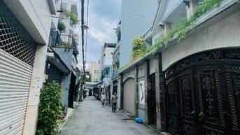 Cho thuê biệt thự đang ở DT:12x18 trệt 3 lầu st nội thất sẵn có gara