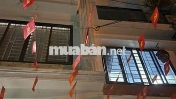 cho thuê nhà nguyên căn tại Giải Phóng, ô tô đỗ, gần đại học , bx