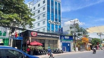 Góc 2MT ngang 5,7m Nguyễn Xí Quận Bình Thạnh, Cn115m2, HĐT 50tr/tháng 
