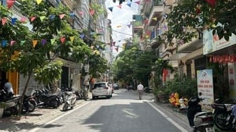 Cực hiếm. Bán nhà Thái Hà 60m2, mặt đường ô tô, kinh doanh, có vỉa hè