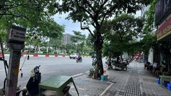 SANG NHƯỢNG MBKD PHỐ VĂN CAO (BA ĐÌNH) 40M x5T - MẶT TIỀN 6M - HÈ 5M. 