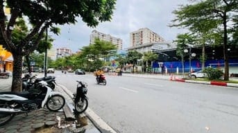 Chính chủ cho thuê nhà 50mx5 tầng mặt phố Nguyễn Phong Sắc, Cầu Giấy