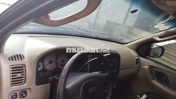 Bán xe For 5 chỗ. Gầm cao.giá 42 triệu.LH trao đổi