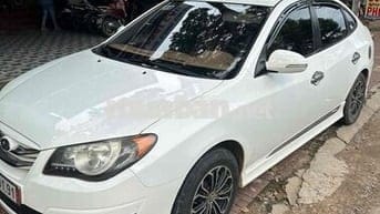 chính chủ cần bán xe avante ,