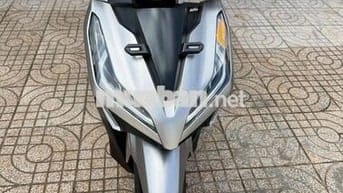 Vario 150 2020 nhập indo màu bạc tem đỏ.