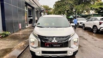 Mitsubishi Xpander Cross lướt.