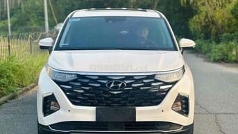 Hyundai Custin cao cấp 2024