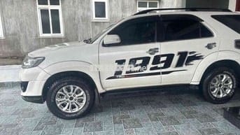 2015 2.7V TRD 4x4 - 157000 km