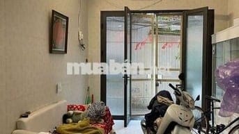 Cho thuê nhà 5 tầng phố ngọc lâm long biên 3p ngủ đủ đồ giá 9 triệu