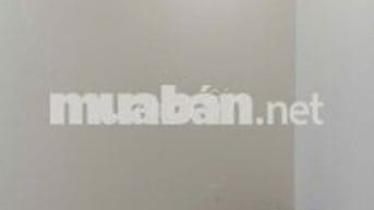 Cho thuê 81m2 3pn 2wc nhà trống giá 8tr8/th