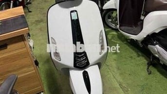 Vespa Trắng Ngọc Trinh / Zin Đẹp Bs65 Cccd Chủ