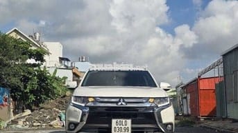 OUTLANDER 2.0 PREMIUM 2019 71000KM BẢO HÀNH 1NAM