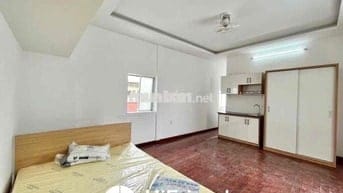 CĂN HỘ FULL NỘI THẤT, THANG MÁY NGAY TRUNG TÂM Q5, SÁT QUẬN 1