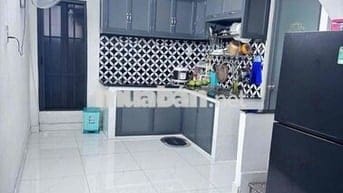 Nhà 2 tầng, hẻm xe hơi, tặng gull nội thất, sát Phạm Văn Đồng.