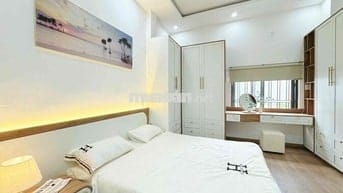 Cho thuê căn hộ full nội thất ngay trung tâm thành phố