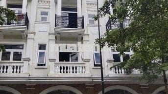 Chính chủ bán căn shophouse sổ sẵn 3 lầu 4x15 công chứng ngay