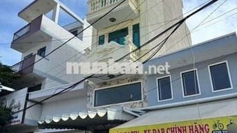 Chính chủ cần bán nhà trệt lửng 2 lầu sân thượng.