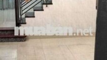 Cho thuê nhà 1 trệt 3 lầu pk pb 4pn 3wc sân thượng trước sau