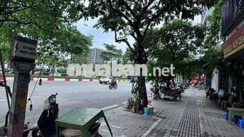 SANG NHƯỢNG MBKD PHỐ VĂN CAO (BA ĐÌNH) 40M x5T - MẶT TIỀN 6M - HÈ 5M