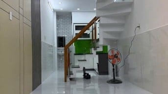 Nhà dt20m2 đúc 1 lầu 2pn 2wc hẻm đường Hoà Bình, Q.Tân Phú