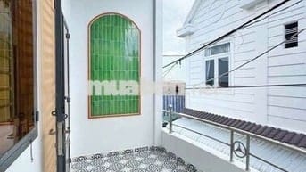 CHO THUÊ NHÀ NGHỈ  375mv 16p full máy lạnh.